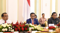 Jokowi Minta Para Menteri Hitung Dampak Virus Corona