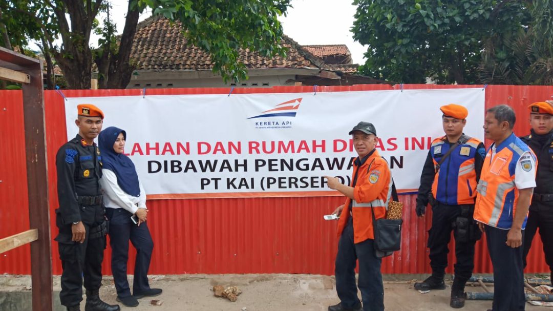 PT KAI Divre IV Tanjung Karang berhasil mengamankan aset yang berupa rumah dinas di Jalan Manggis No 86A.