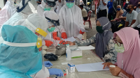 Pemkab Oku Timur lakukan rapid test terhadap 50 orang secara acak di Pasar Gumawang