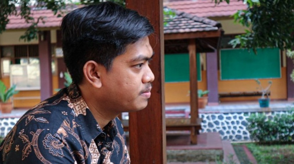 Ama Gusti Azis Guru Seni Budaya Madrasah Aliyah Negeri 4 Jakarta