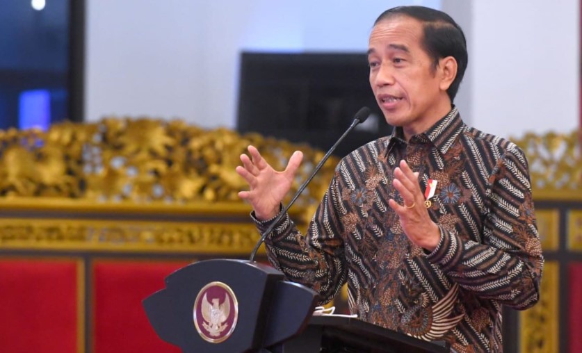 residen Joko Widodo berpidato pembukaan Indonesia Energi Baru Terbarukan dan Konservasi Energi ConEx ke-10 tahun 2021 di Istana Negara