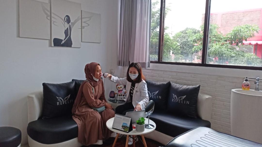 Proses perawatan Kecantikan di Revelin Aesthetic Yogyakarta