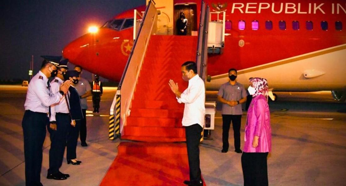 Presiden Joko Widodo didampingi Ibu Iriana Joko Widodo bertolak menuju Daerah Istimewa Yogyakarta pada Kamis petang