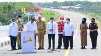 Presiden Joko Widodo meresmikan Jalan Lingkar Brebes-Tegal di Jembatan Kaligangsa Kabupaten Brebes