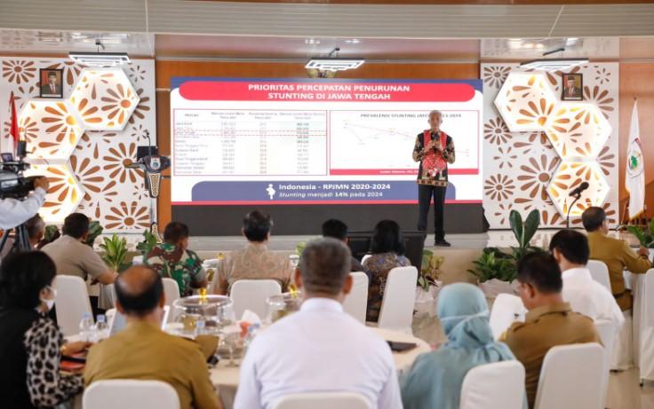 Gubernur Jawa Tengah, Ganjar Pranowo saat di Sulawesi BaratGubernur Jawa Tengah, Ganjar Pranowo saat di Sulawesi Barat