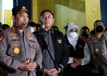 Kapolri Jenderal Listyo Sigit Prabowo mencopot Kapolres Malang AKBP Ferli Hidayat buntut tragedi kerusuhan di Stadion Kanjuruhan Malang