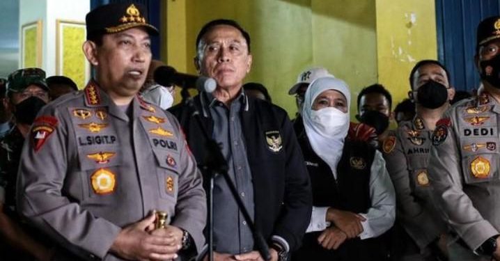 Kapolri Jenderal Listyo Sigit Prabowo mencopot Kapolres Malang AKBP Ferli Hidayat buntut tragedi kerusuhan di Stadion Kanjuruhan Malang