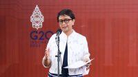 Menteri Luar Negeri Retno Marsudi menyampaikan keterangan pers terkait persiapan penyelenggaraan KTT G20 di Kompleks Istana Kepresidenan