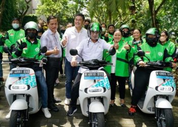 Menteri Perhubungan Budi Karya Sumadi meresmikan layanan ojek motor listrik gratis di kawasan ITDC Nusa Dua untuk angkutan pengumpan para delegasi, panitia, dan peserta KTT G20