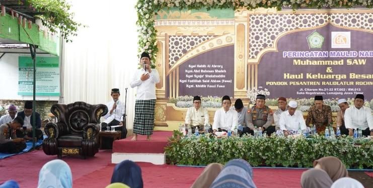 Thoriqul Haq menghadiri kegiatan Pengajian Umum Peringatan Maulid Nabi Muhammad SAW, dan Haul Keluarga Ponpes Raudlatur Rochmaniyah