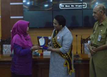 masyarakat Jepara mendapatkan apresiasi dari Bunda Literasi Kabupaten Manokwari