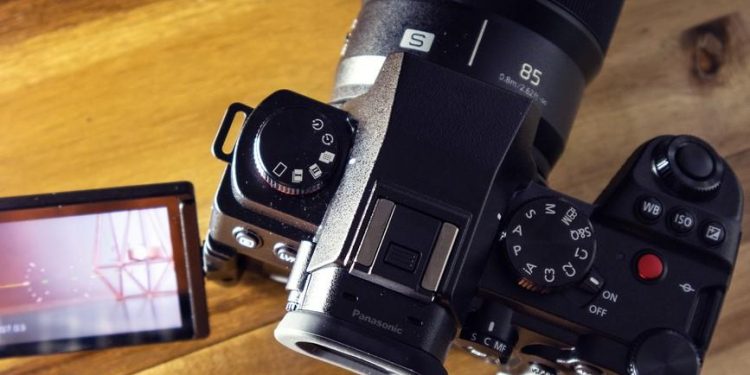 Panasonic Lumix S5 II VS S5 IIX