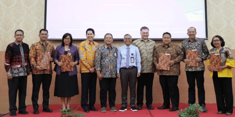 Kementerian Keuangan menyerahkan 3 Surat Jaminan Pemerintah Pusat untuk mendukung penyediaan kredit investasi penyediaan air minum