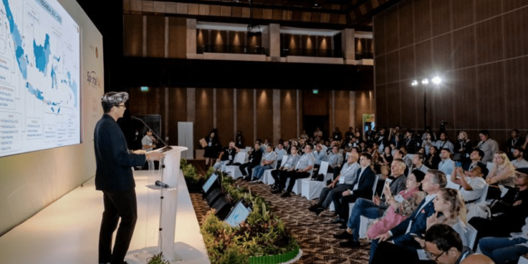 Menparekraf Sandiaga Uno saat menjadi pembicara di ajang SPORTEL Rendez-vous Bali