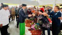 Presiden Joko Widodo mengunjungi Pasar Rakyat Tabalong, Kabupaten Tabalong