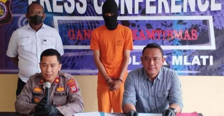 Press Conference pelaku pemerasan menggunakan akun Michat di Sleman