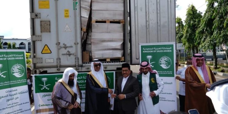 Wamenag Zainut Tauhid Sa'ádi terima hibah kurma dari Duta Besar Arab Saudi untuk Indonesia