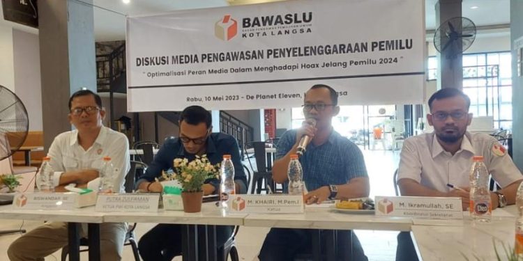 Bawaslu Kota Langsa Diskusi Dengan Wartawan untuk Cegah Hoax Jelang Pemilu 2024