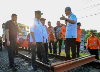 Ganjar Meninjau Stasiun Purworejo