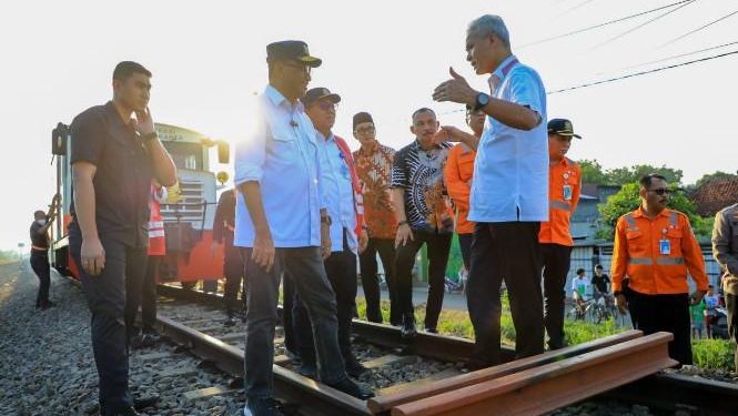 Ganjar Meninjau Stasiun Purworejo