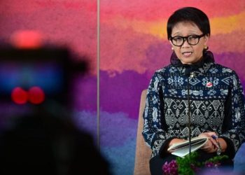 Menteri Luar Negeri Retno Marsudi menyampaikan keterangannya di Hotel Meruorah, Labuan Bajo