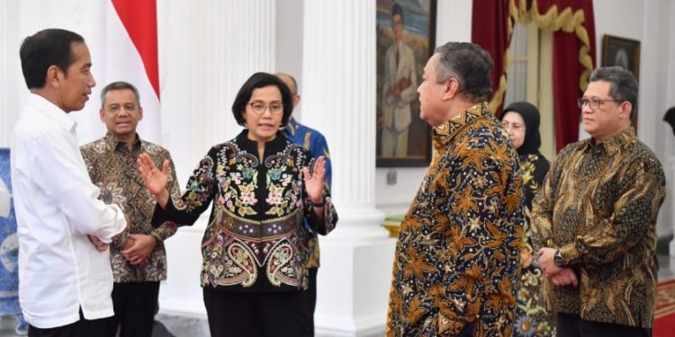 Presiden Joko Widodo menerima Panitia Seleksi Pemilihan Calon Anggota Dewan Komisioner Otoritas Jasa Keuangan