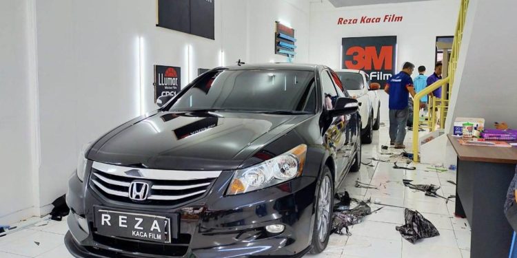 Proses Pengantian Kaca Film di Reza Kaca Film Yogyakarta