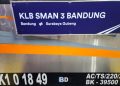 Tangkapan layar di media sosial Twitter mengenai rangkaian kereta luar biasa (KLB) rombongan SMA Negeri 3 Bandung