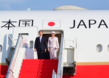 Kaisar Jepang Naruhito bersama Permaisuri Masako mendarat di Bandara Internasional Soekarno Hatta