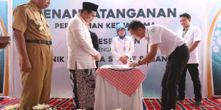 Penandatanganan Perjanjian Kerja Sama BPJS Kesehatan dengan Klinik Pratama Sawaf Sarang