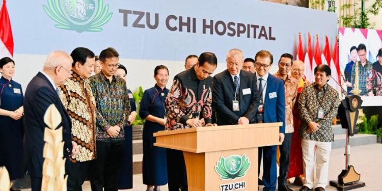 Presiden Joko Widodo meresmikan pembangunan Rumah Sakit Tzu Chi Hospital yang berlokasi di kawasan Pantai Indah Kapuk