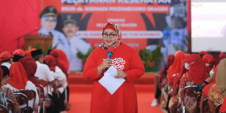 Bupati Sragen Kusdinar Untung Yuni Sukowati, saat mengisi sosialisasi dan promosi pelayanan kesehatan