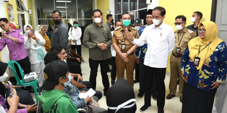 Presiden Joko Widodo mengunjungi Rumah Sakit Umum Daerah (RSUD) Kepahiang