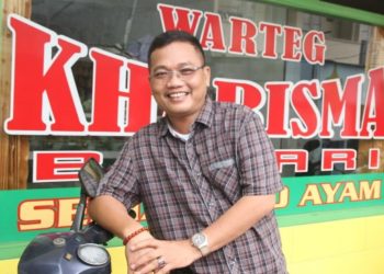 Sayudi adalah pencetus waralaba Warteg Kharisma Bahari