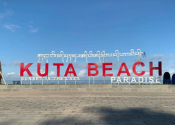 pantai kuta bali sunset