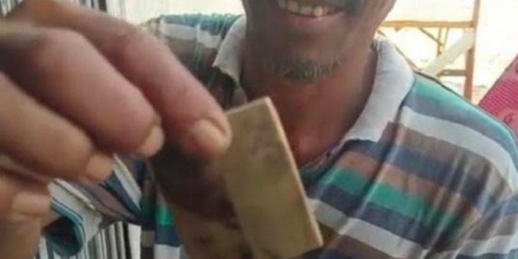 heboh penemuan diduga emas batangan bergambar Soekarno oleh warga di Desa Arisan Buntal Kabupaten Ogan Komering Ilir (OKI), kini dikabarkan telah dikuasai oleh pemerintah