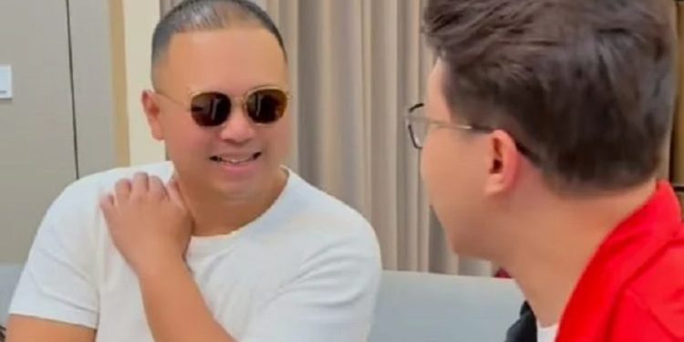 Codebluuuu hadir di depan dr Richard Lee