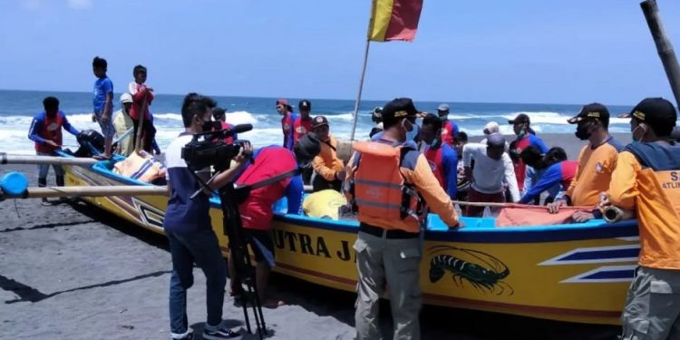 Nelayan Kulon Progo mengikuti lomba produktivitas nelayan di TPI Pantai Congot