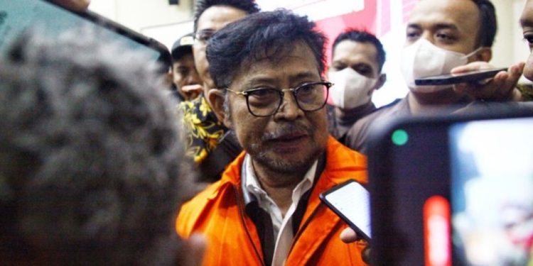 Eks Mentan Syahrul Yasin Limpo Berompi Oranye dan Diborgol