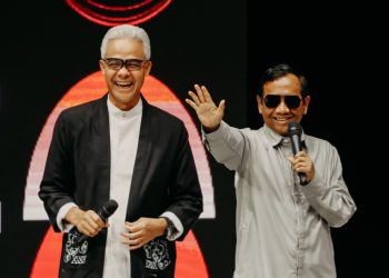 Foto Ganjar Pranowo dan Mahfud MD