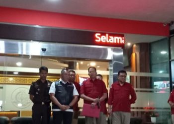 Kejaksaan Agung terus berupaya mengusut aliran duit dugaan korupsi BTS 4G Bakti Kominfo ke Komisi I DPR dan Badan Pemeriksa Keuangan