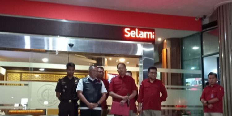 Kejaksaan Agung terus berupaya mengusut aliran duit dugaan korupsi BTS 4G Bakti Kominfo ke Komisi I DPR dan Badan Pemeriksa Keuangan