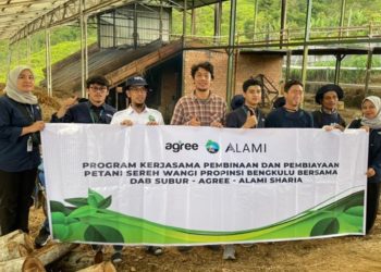 Melalui platform Agree, Telkom mengimplementasikan penggunaan teknologi IoT dalam membantu budi daya para petani serai wangi DAB Subur