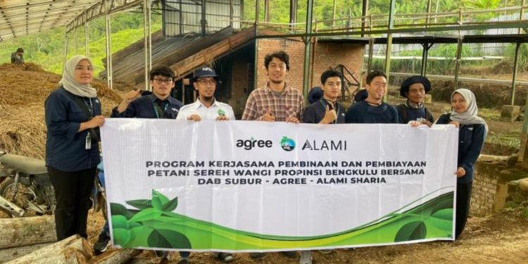 Melalui platform Agree, Telkom mengimplementasikan penggunaan teknologi IoT dalam membantu budi daya para petani serai wangi DAB Subur