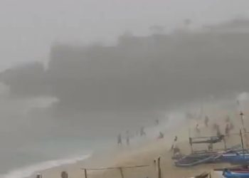 Pantai Selatan Gunungkidul Berkabut