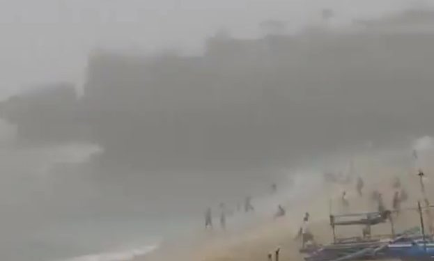 Pantai Selatan Gunungkidul Berkabut