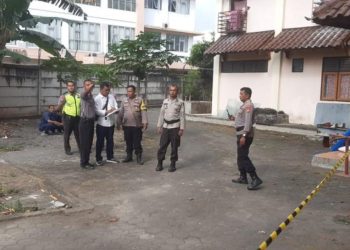 Polisi saat melakukan olah TKP di lokasi tewasnya mahasiswi UMY di Kasihan, Bantul
