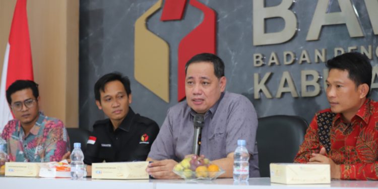 Anggota Bawaslu Herwyn JH Malonda dalam kegiatan Sosialisasi Pengawasan Partisipatif di Tangerang