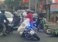 Cuplikan video pengendara moge dan ninja saling tinju-tendang di Jalan Denpasar-Gilimanuk, Kabupaten Badung, Bali