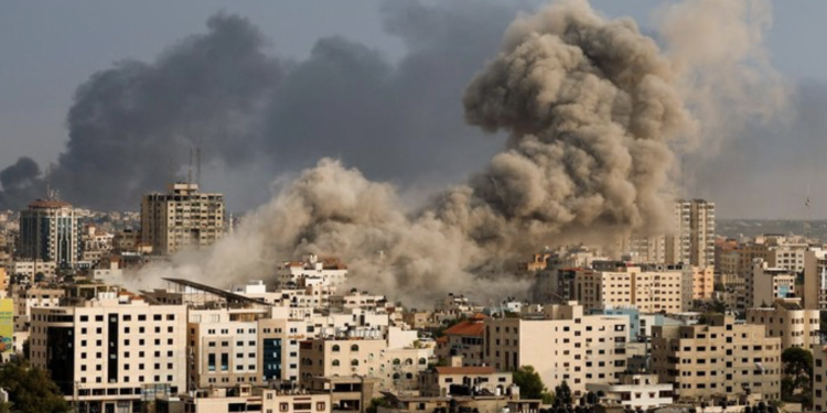 Gambar saat militer israel meggempur jalur gaza usai diserang hamas